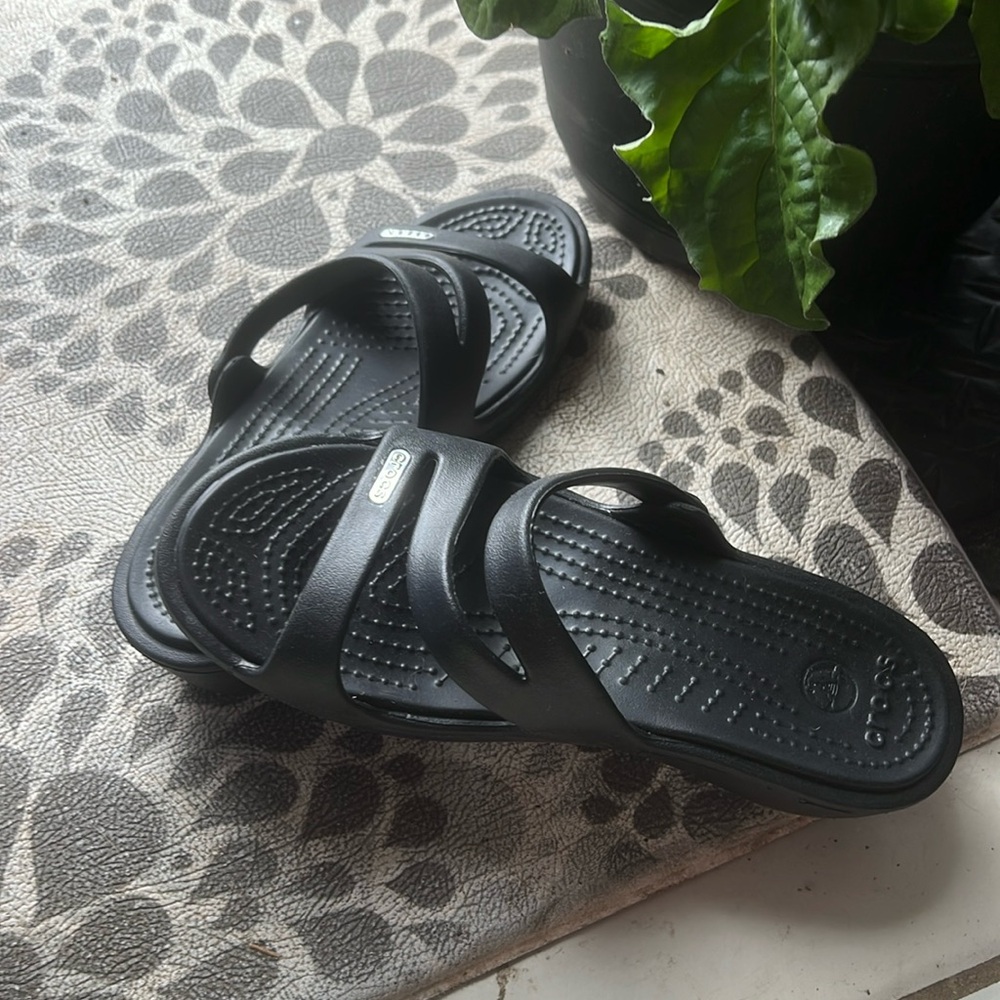 EUC croc back sandals